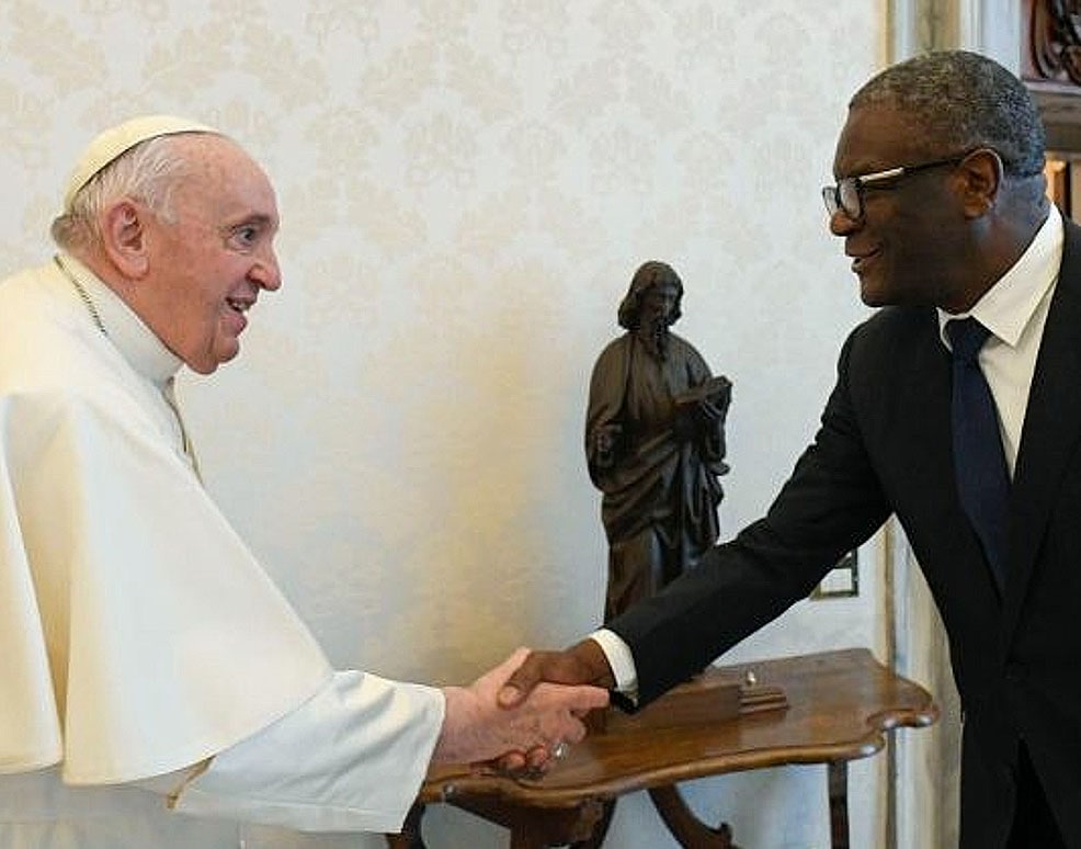 dr denis mukwege with pope francis